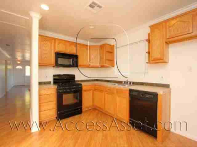 32984 Rose Ave - Photo 3 of 6