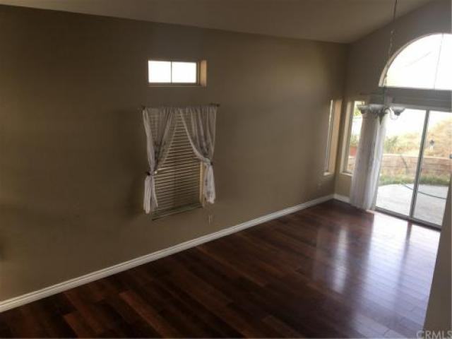 35130 Sunnyside Dr - Photo 2 of 6