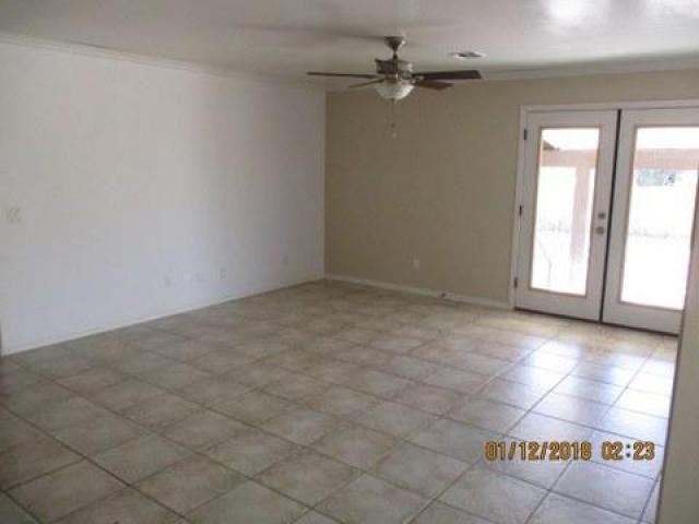 425 Paper Mill Rd - Photo 3 of 6