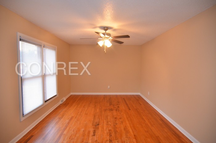 1805 Womrath Rd - Photo 3 of 18