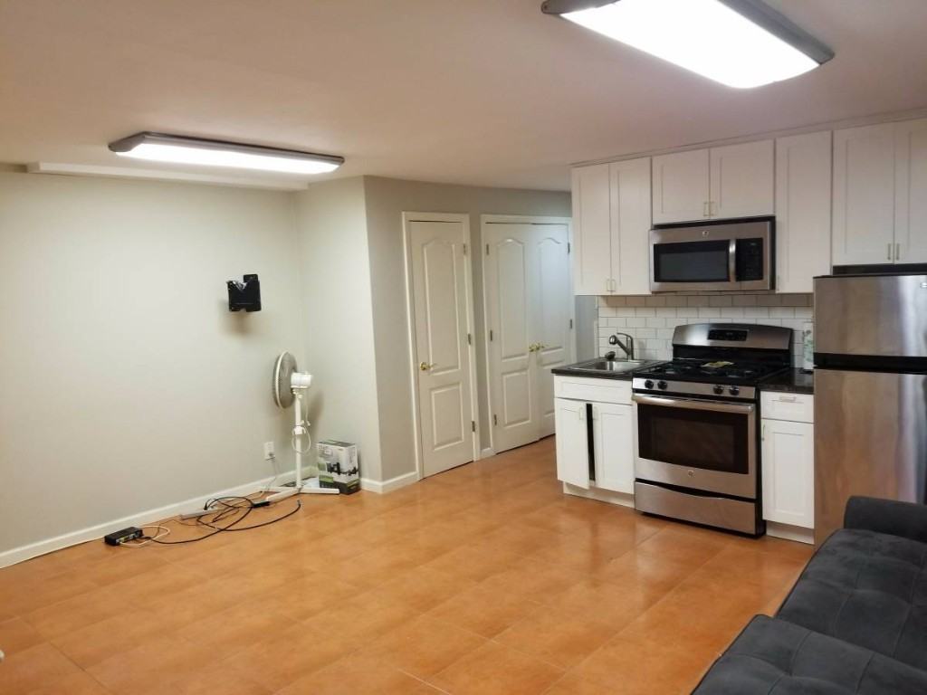 2013 E 60th St #1 - Photo 3 of 7