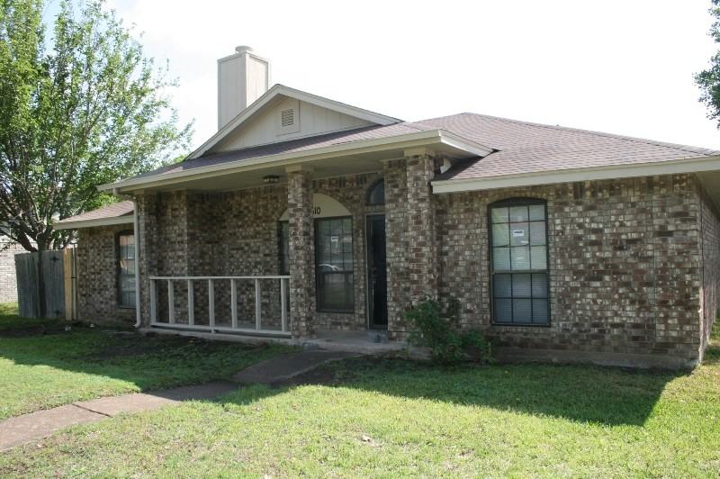 2610 Hartford Ln - Photo 2 of 13