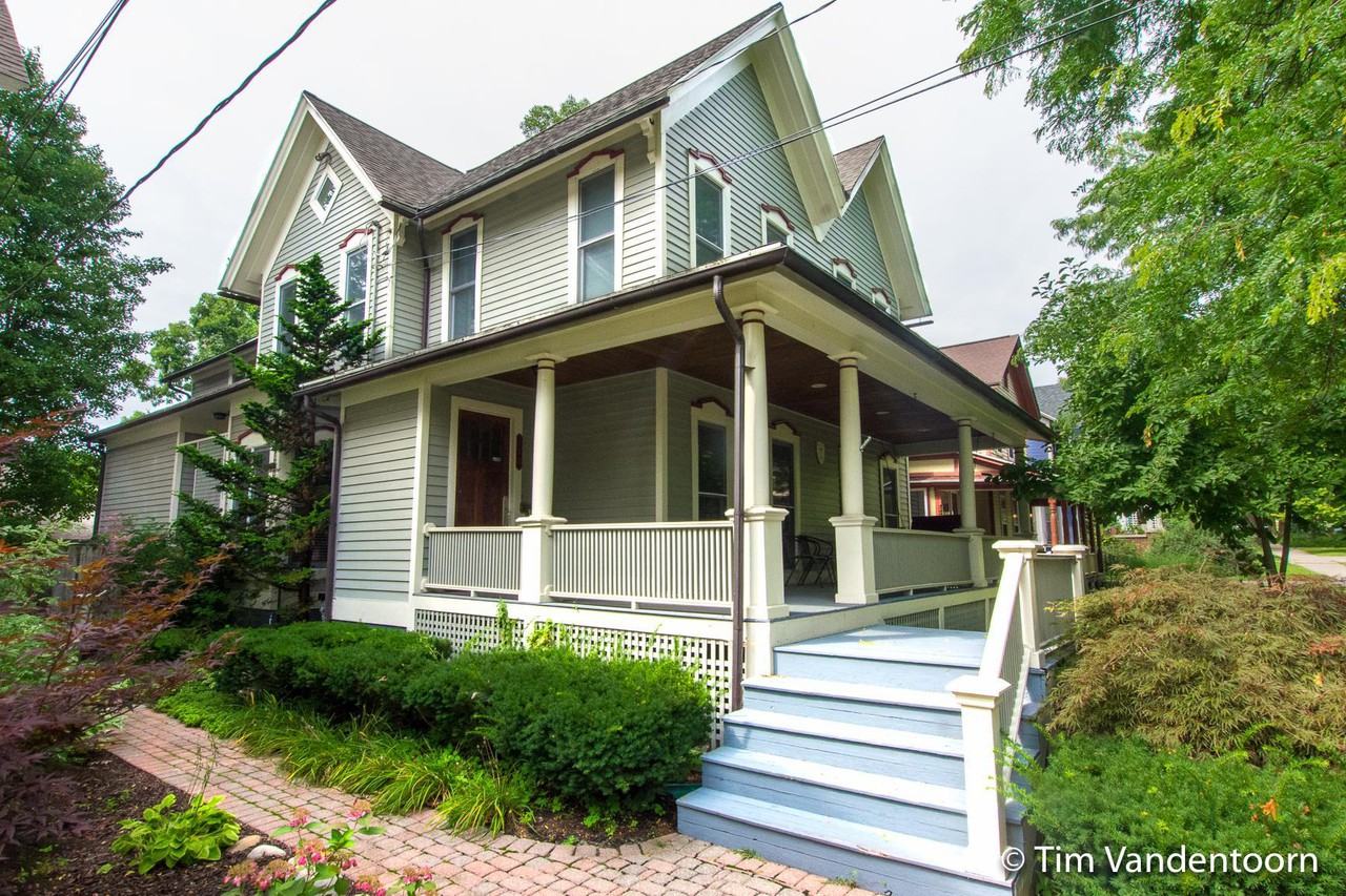 265 Paris Ave SE - Photo 2 of 29