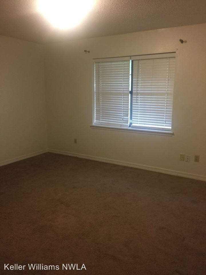 6114 Ambleside Dr - Photo 3 of 15