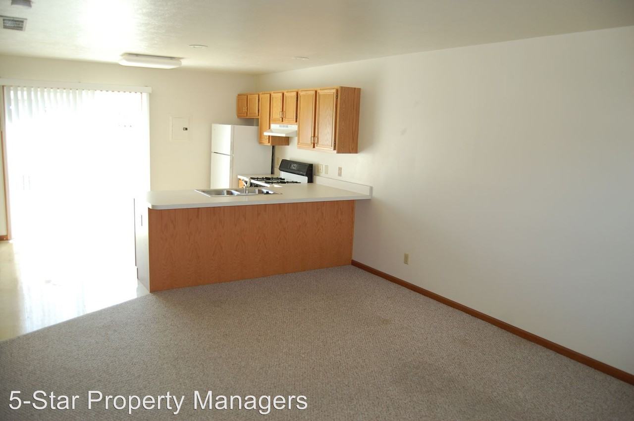 114 Watertower Ct - Photo 3 of 9