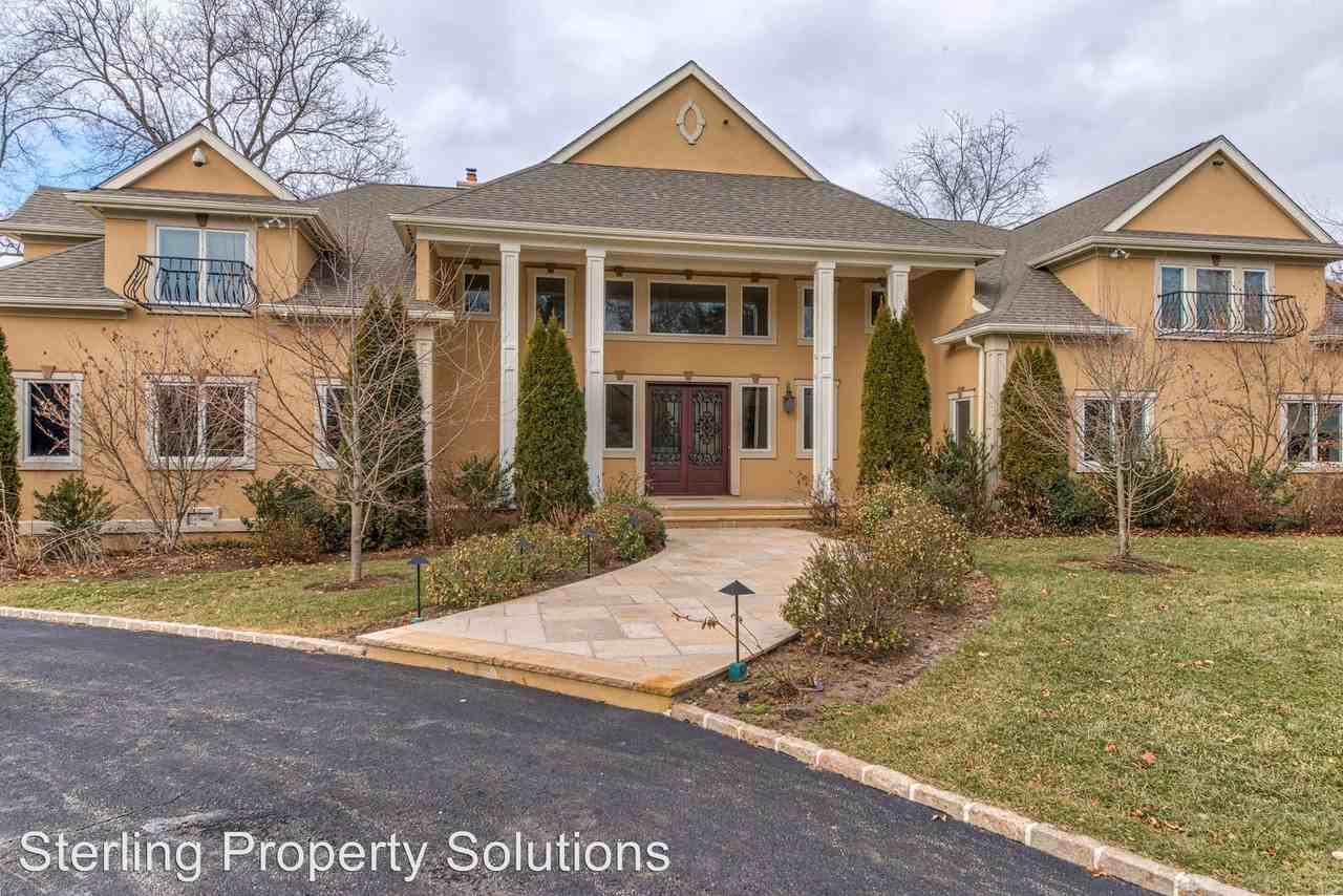 1 Knollwood Crest - Photo 2 of 49