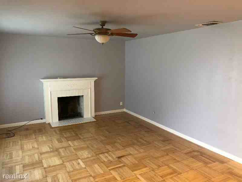 5648 Johns Dr - Photo 3 of 10