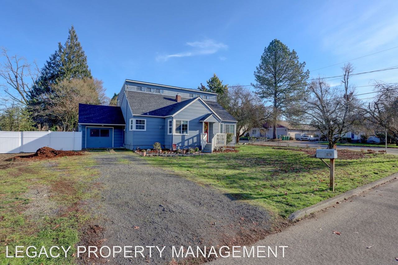 1803 Hawthorne St - Photo 2 of 25