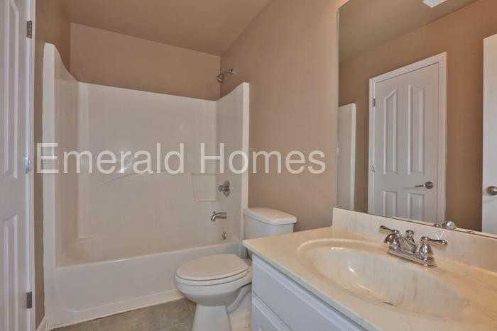 2257 Lakeview Dr - Photo 3 of 29