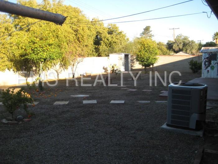 2727 N Park Ave - Photo 2 of 3