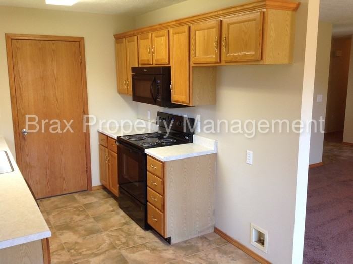5458 Bradley St - Photo 3 of 21