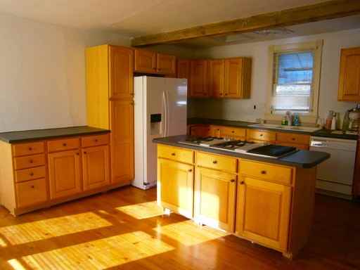 32-34 S Main St - Photo 3 of 17