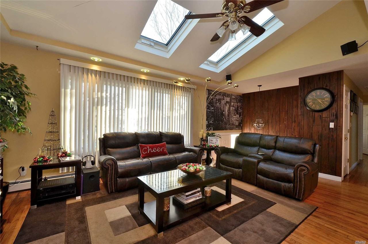 3056 Ann St - Photo 3 of 19