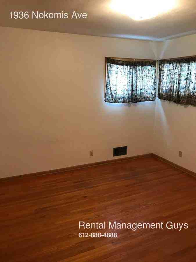 1936 Nokomis Ave - Photo 3 of 11