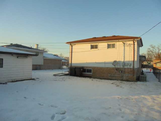 4347 Mann St - Photo 2 of 26