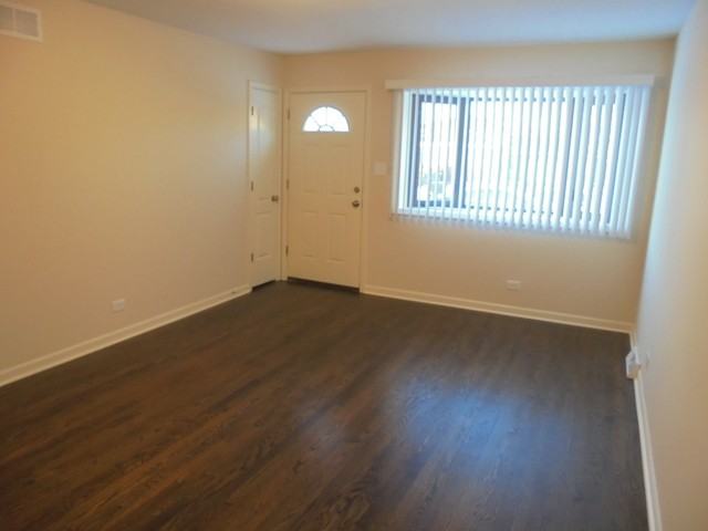 4347 Mann St - Photo 3 of 26