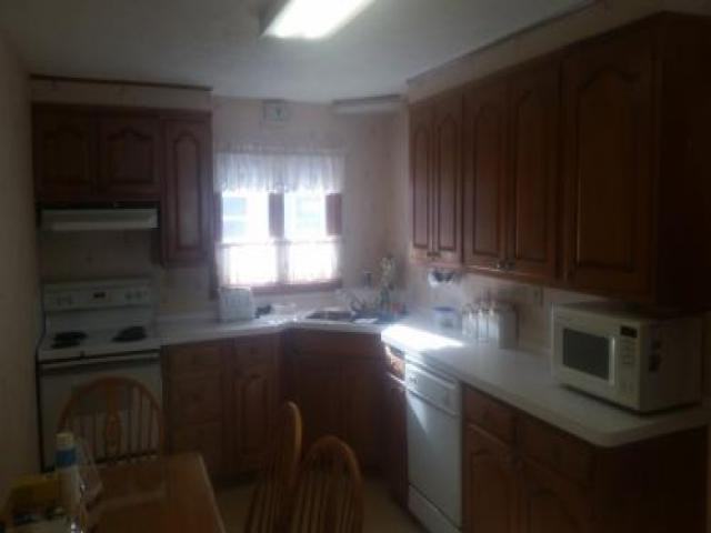 285 Lovell St - Photo 2 of 6