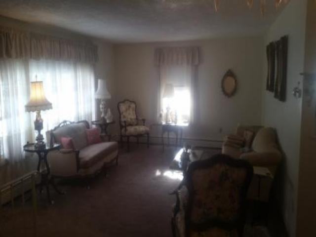 285 Lovell St - Photo 3 of 6