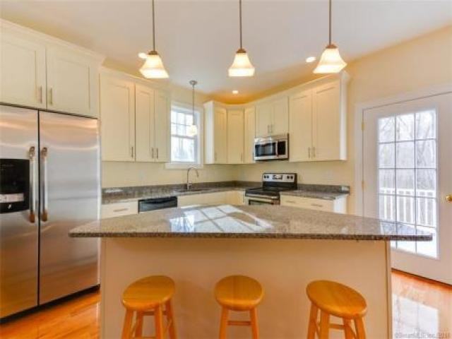 31 Whiting Farm Ln - Photo 2 of 6