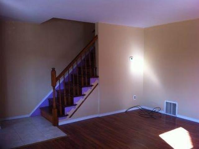 1957 Lakeview Rd - Photo 3 of 6