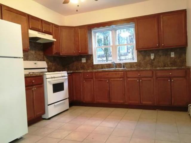 60 Garibaldi Ave - Photo 3 of 6