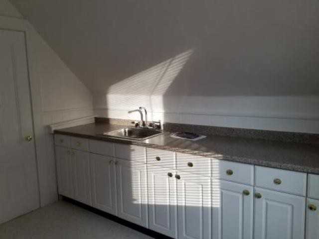 279 Bedford St - Photo 2 of 6