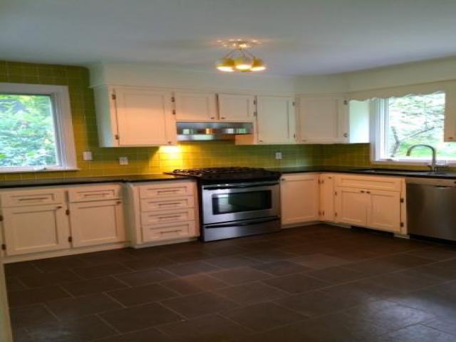 11 Mackay Farm Rd - Photo 3 of 6
