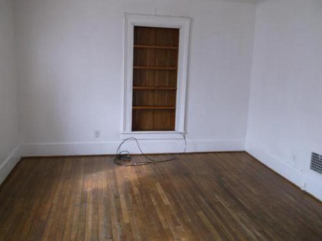 515 Floyd Ave - Photo 3 of 6