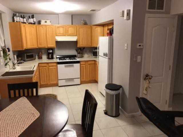 16 Depew Pl - Photo 3 of 6