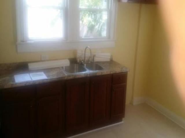 979 Rugby St - Photo 3 of 6