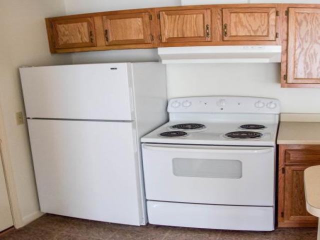 105 Laurel St - Photo 3 of 6