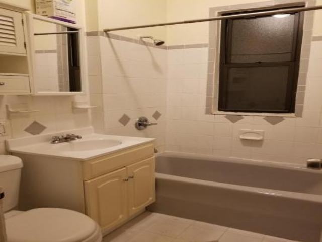 523 Revere Ave - Photo 2 of 4