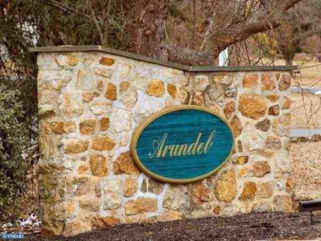 1228 Arundel Dr - Photo 3 of 4