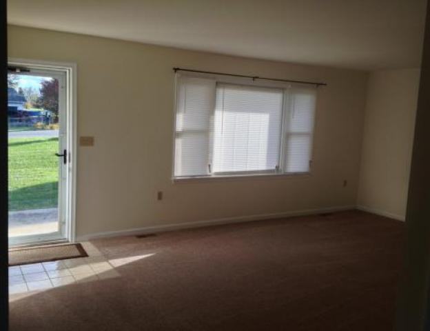 11401 Archer Cir - Photo 2 of 6