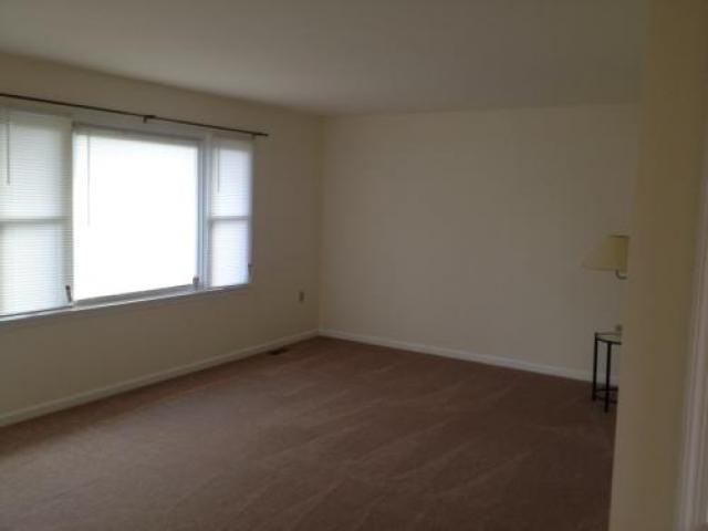 11401 Archer Cir - Photo 3 of 6