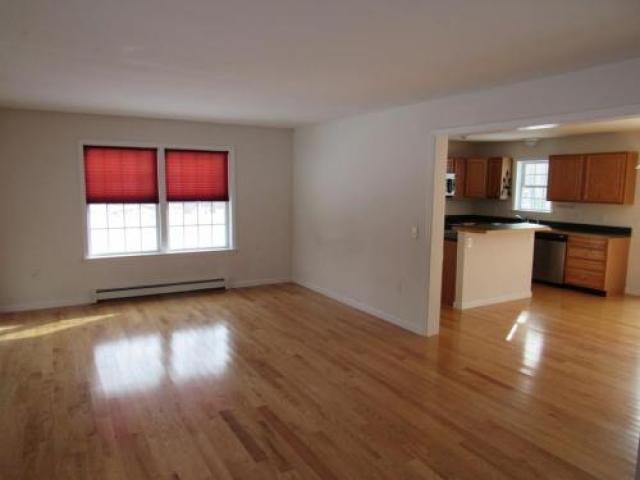 780 N W Main St - Photo 3 of 6