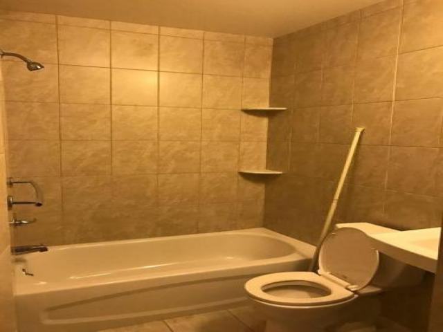 152 Roseberry St - Photo 3 of 6