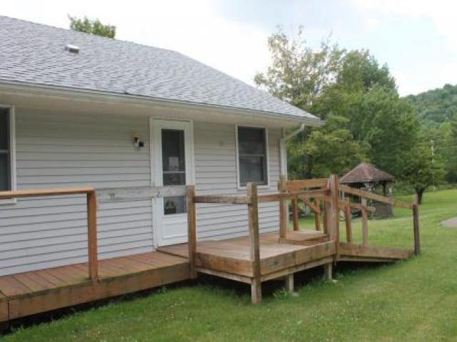 1050 Huska Rd - Photo 2 of 4