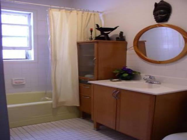 660 Havemeyer Ave - Photo 3 of 3