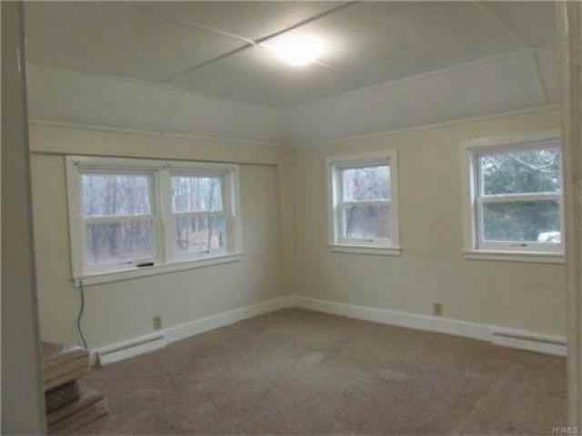 194 River Rd - Photo 3 of 5