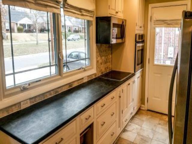 1614 Belvedere Blvd - Photo 2 of 6