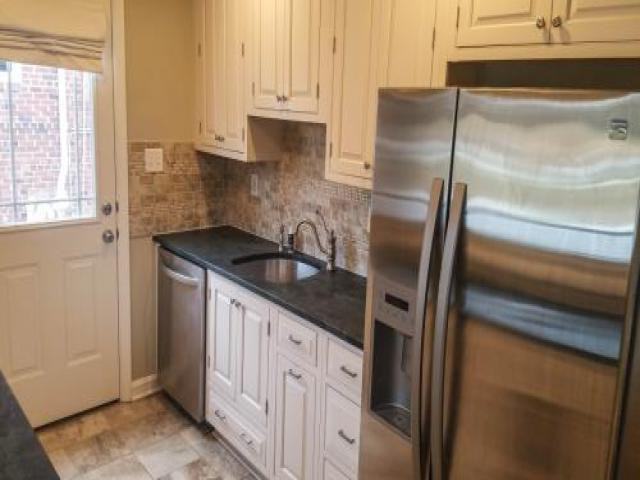 1614 Belvedere Blvd - Photo 3 of 6