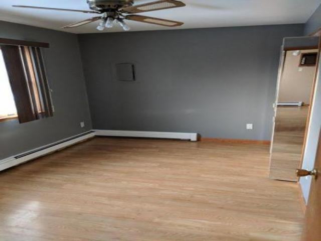 276 Tennis Ct - Photo 2 of 3