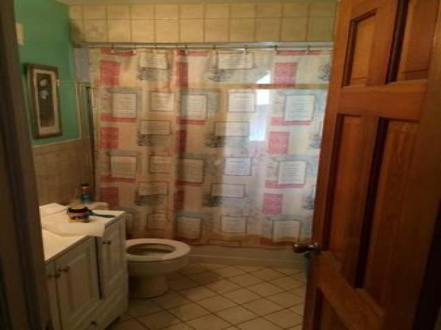 112 Clinton St - Photo 2 of 4