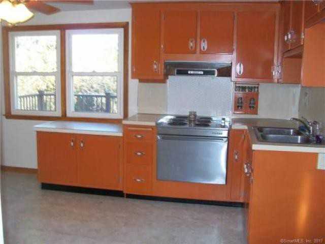 24 Dewey Pl - Photo 3 of 6