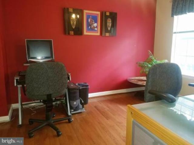 9903 Welshire Dr - Photo 3 of 6