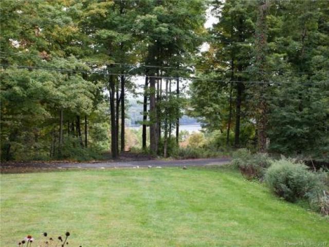 4 Laurel Hill Rd S - Photo 2 of 6