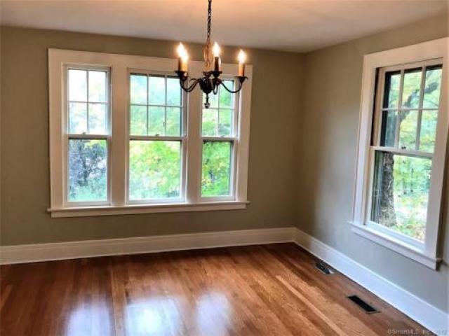 180 Gilbert Ave - Photo 3 of 6