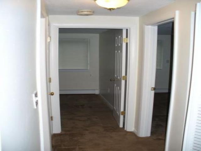 20 Colonial Rd - Photo 2 of 6