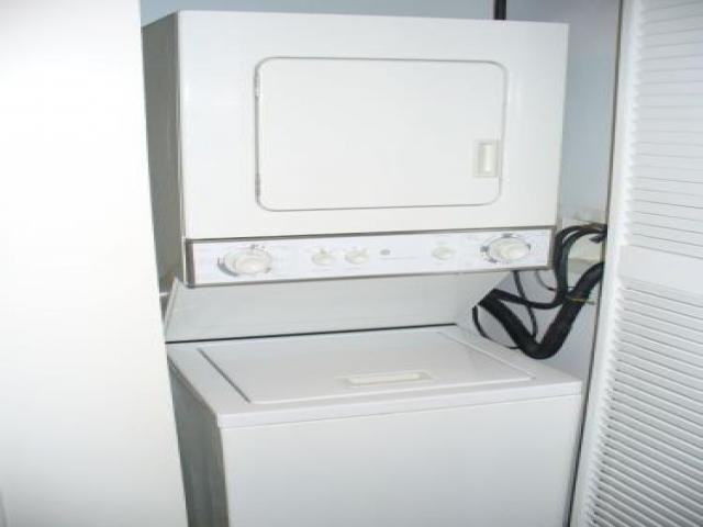 20 Colonial Rd - Photo 3 of 6